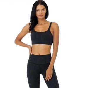 NWT - Alo Yoga Pinstripe Bra - Anthracite/Black